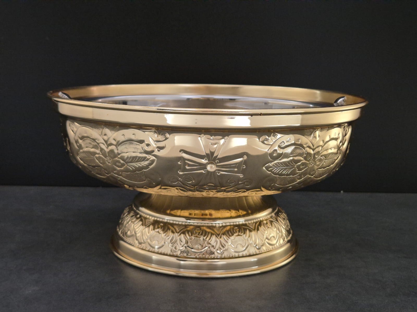 Paten side view